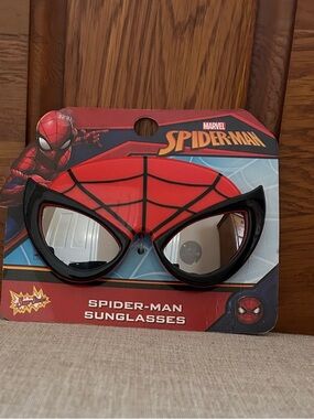 NWT Marvel Spiderman Sunglasses